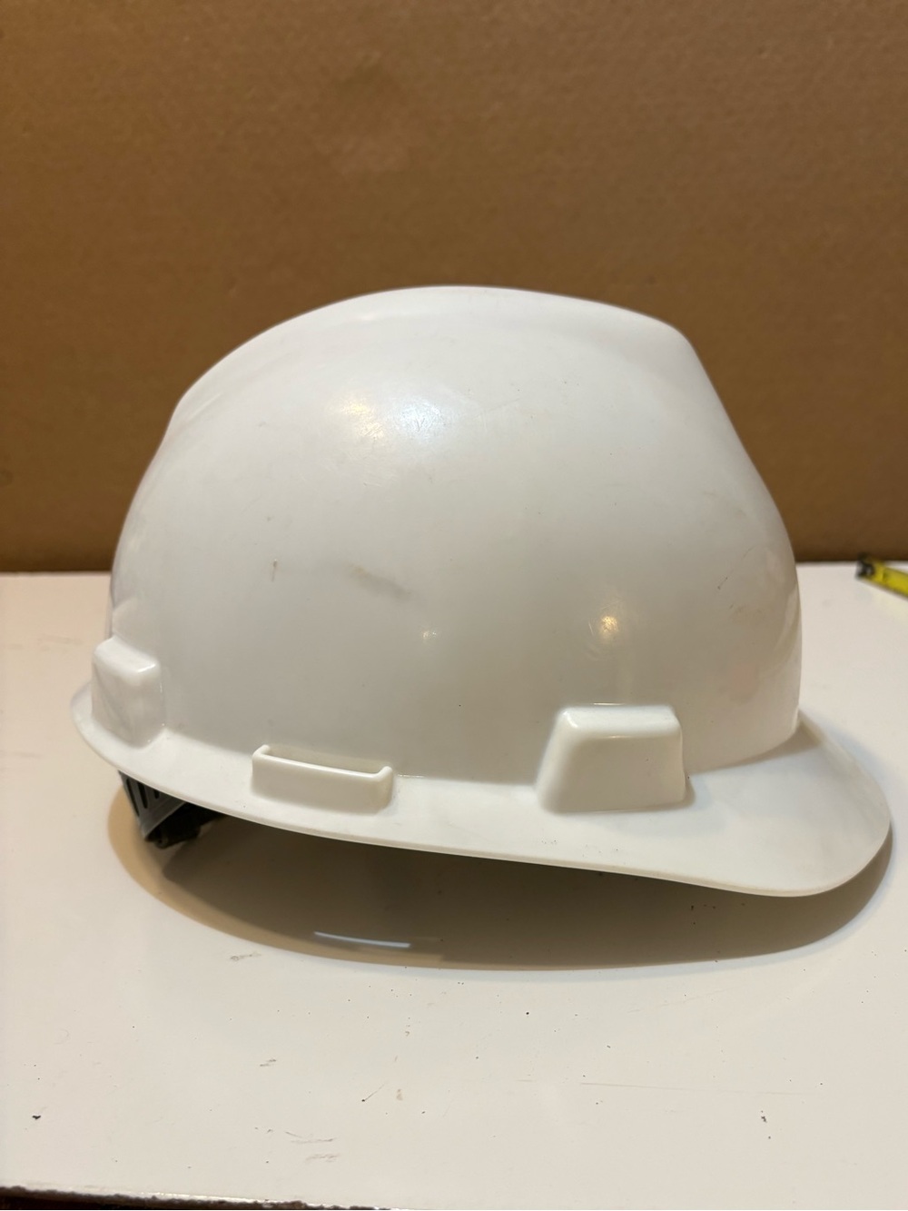 MSA V-Gard Front Brim Hard Hat ANSI Z89.1,1997 Class E & G, Size Medium, White
